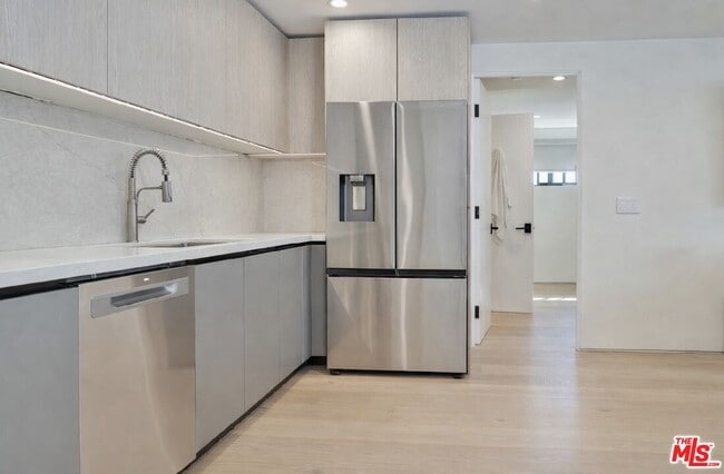 Foto del edificio - 8261 1st St