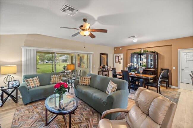 Foto del edificio - Beutiful Home in gated community