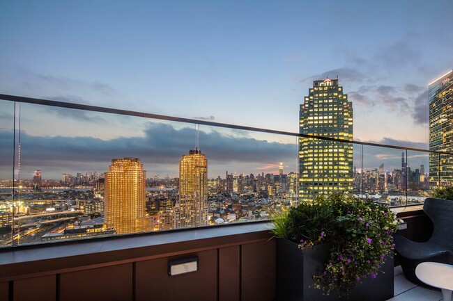 Foto del edificio - 4428 Purves St