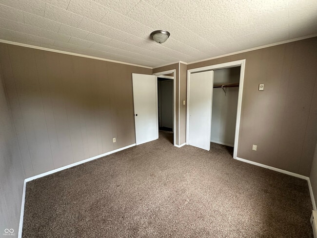 Building Photo - 462 Greensburg St