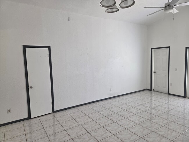 Building Photo - 117 Chicago Woods Cir
