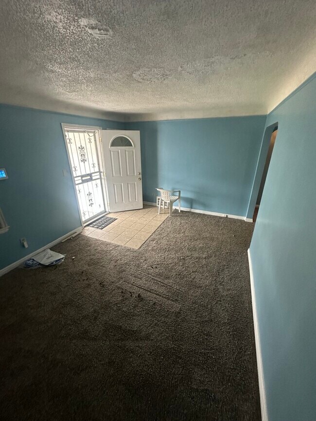 Foto del edificio - 15675 Lappin St