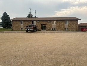 Building Photo - 44 Country Rd