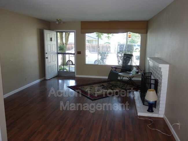 Building Photo - 2928 Fountainhead Dr