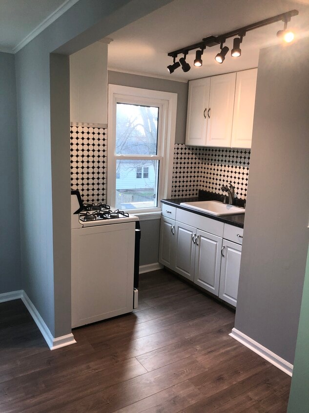 Kitchen - 340 N 6th Ave