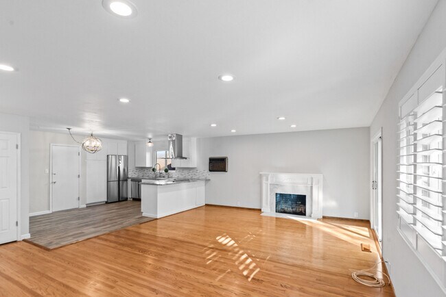 Building Photo - 2283 Panoramic Dr
