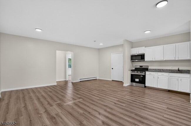 Building Photo - 518 Springfield Ave