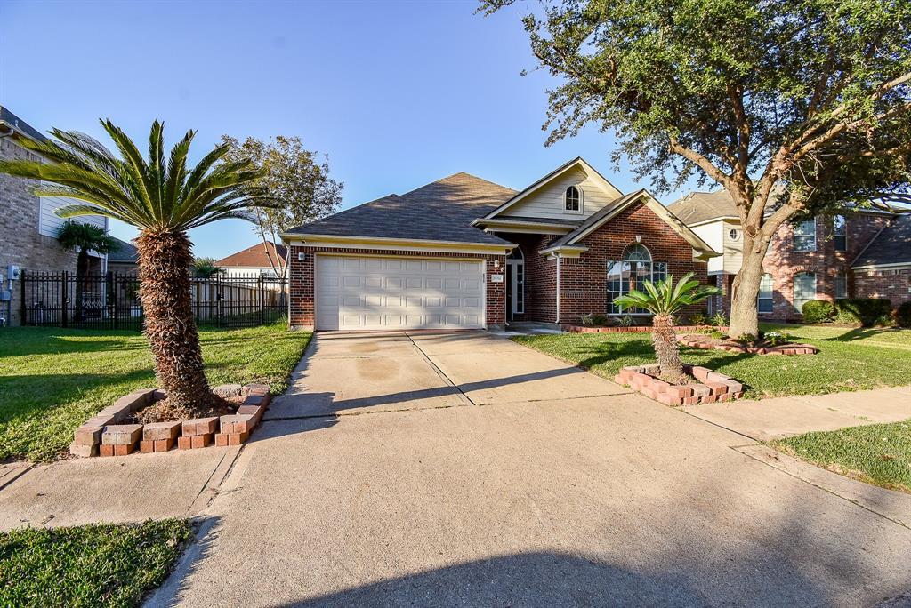 Foto principal - 19014 Country Square Dr