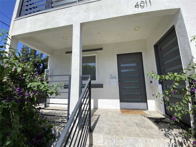 Foto del edificio - 4011 S Raymond Ave