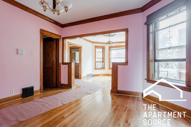 Building Photo - 2512 N Lawndale Ave