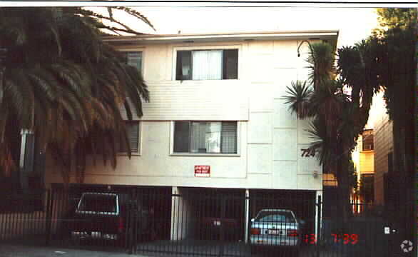 Primary Photo - 724 Beacon Ave