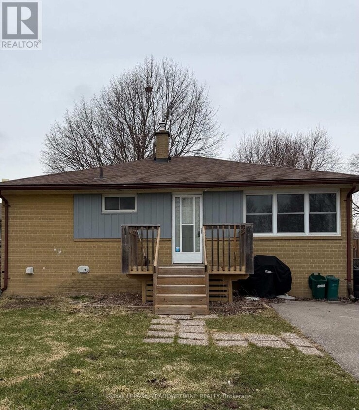Building Photo - 169 Longfield Rd