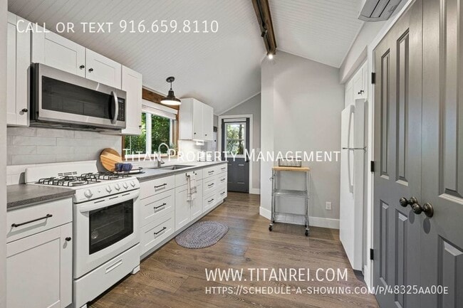 Building Photo - 375 CA-49