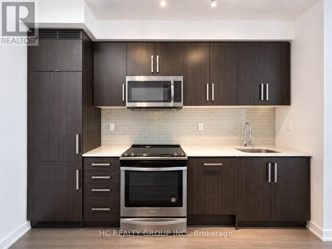 Photo du bâtiment - 5180 Yonge St