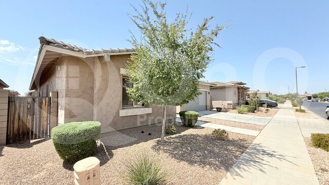 Foto del edificio - 22701 E Avenida Del Valle