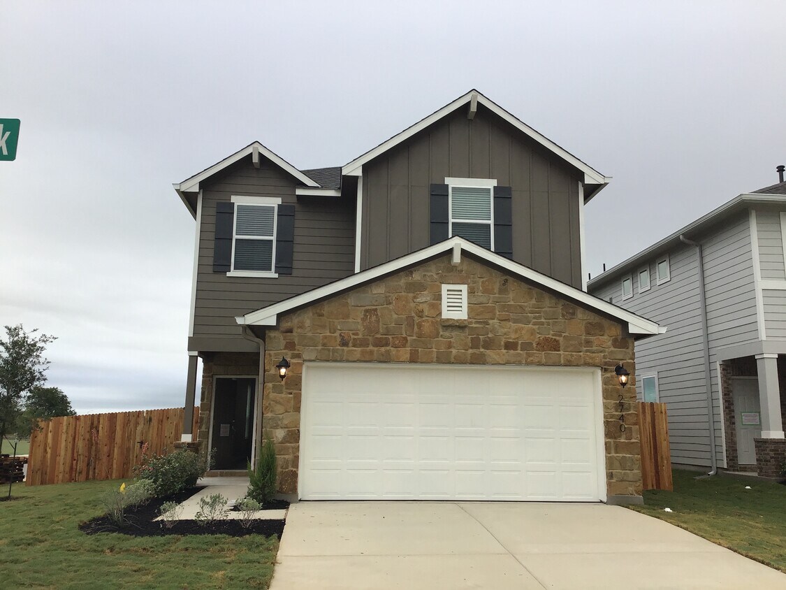 2740 Geronimo Creek House Rental in New Braunfels, TX