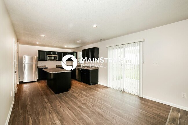 Foto del edificio - 5 Bedroom Pet-Friendly Home in CAMBY, IN with Main Street Renewal