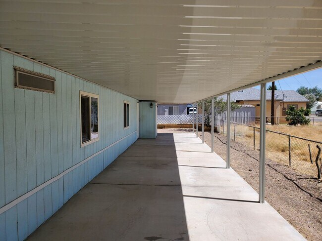 Foto del edificio - 3 Bedroom Manufactured Home in Bullhead City.
