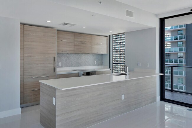 Foto del edificio - 1300 S Miami Ave