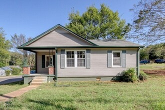 Building Photo - 1279 Daniel St