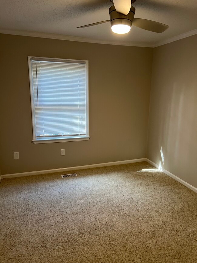 Foto del edificio - 2905 Cedar Creek Rd