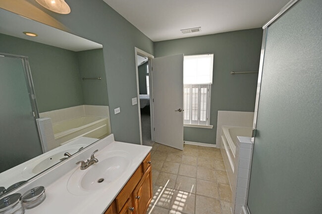 Building Photo - 173 Hidden Pond Circle
