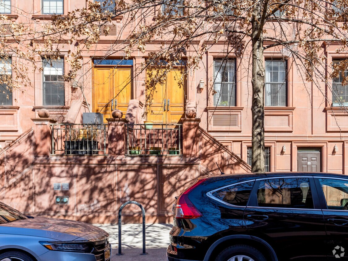 Entrance - 309 W 118th St