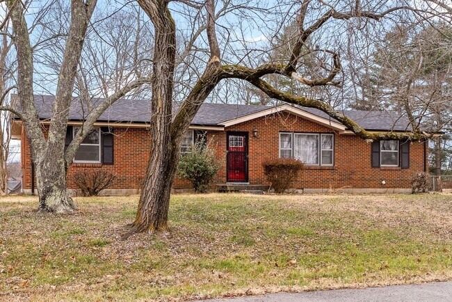 Foto del edificio - 3 Bedroom 1 1/2 Bath Home For Rent Near Madison Street!
