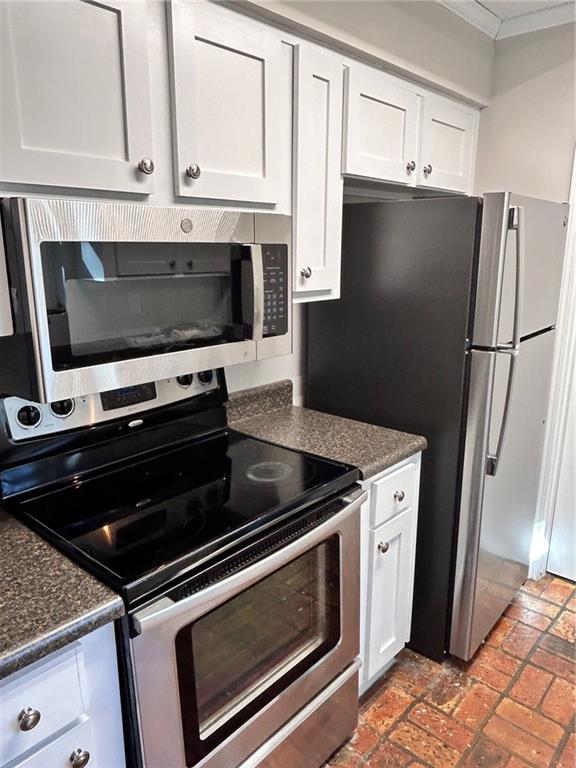 Foto del edificio - 4577 Emerald Dr E