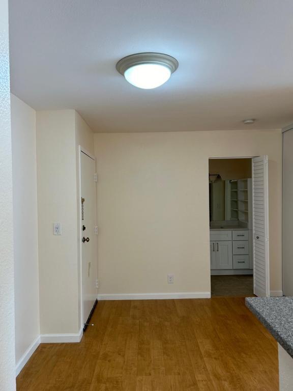 Foto del edificio - 361 Half Moon Ln #313