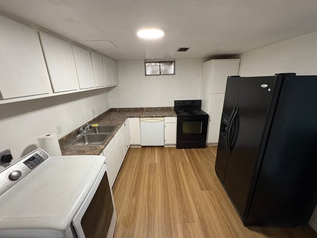 Building Photo - 1522 Hall Ave
