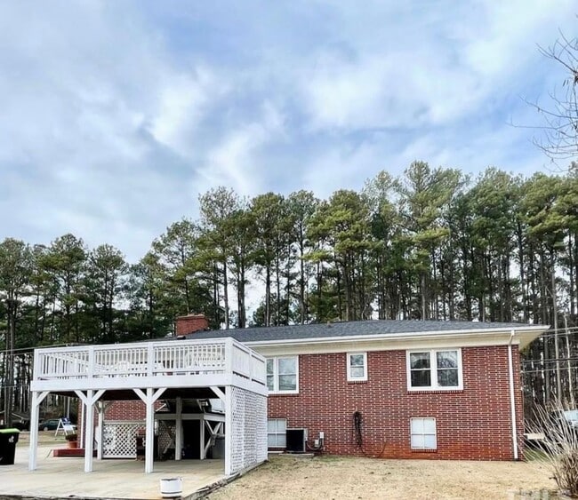 Building Photo - NEW LISTING!!