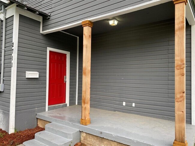 Building Photo - 2711 Metropolitan Ave