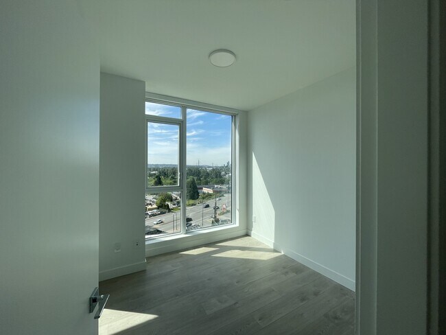 Photo du bâtiment - 901-901 Lougheed Hwy.