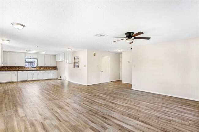 Foto del edificio - 26785 FM 2090 Rd