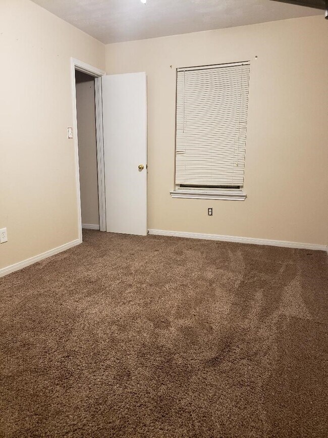 Foto del edificio - 16123 Catbird Ct