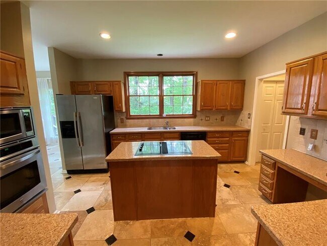 Building Photo - 4662 Equestrian Way
