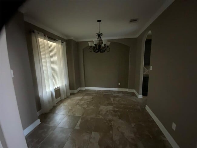 Building Photo - 5918 Vinland Shores Court