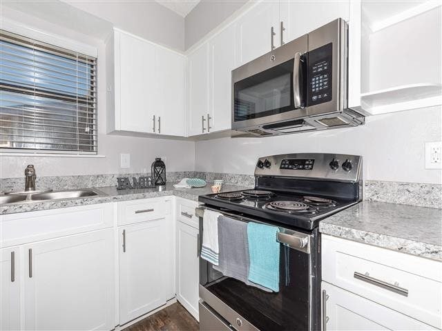 Building Photo - Palm River