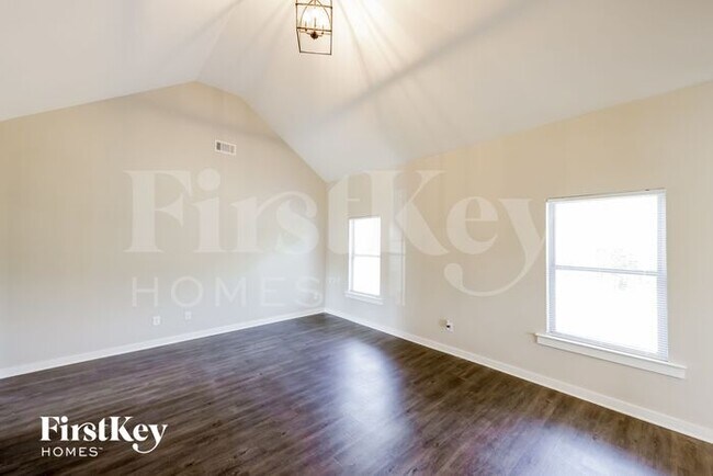 Foto del edificio - 52 Lakewood Ln