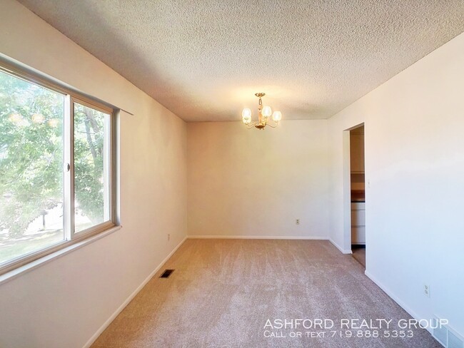 Building Photo - 7515 Deer Trail
