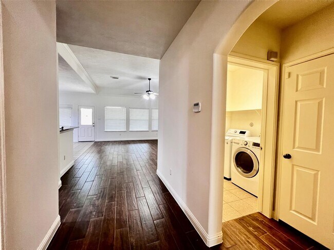 Foto del edificio - 11011 Christmas Fern St