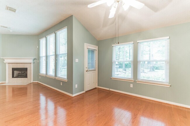 Building Photo - 519 Mesquite Dr