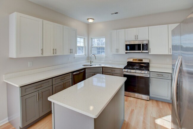 Foto del edificio - 2112 Seastone Trce