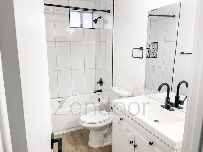Foto del edificio - 302 E Monte Vista Rd