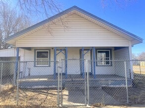 Building Photo - 1700 S Lincoln St