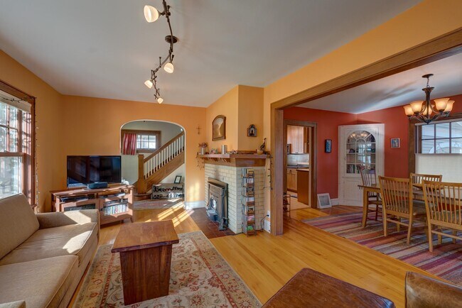 Foto del edificio - 2204 Eton Ridge