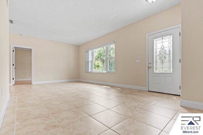 Building Photo - 16 Pinelynn Dr