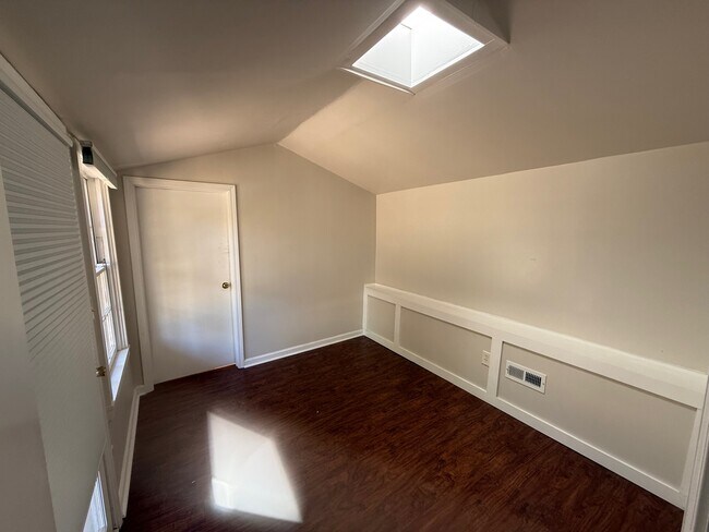 Sala de estar - 2609 Dana St