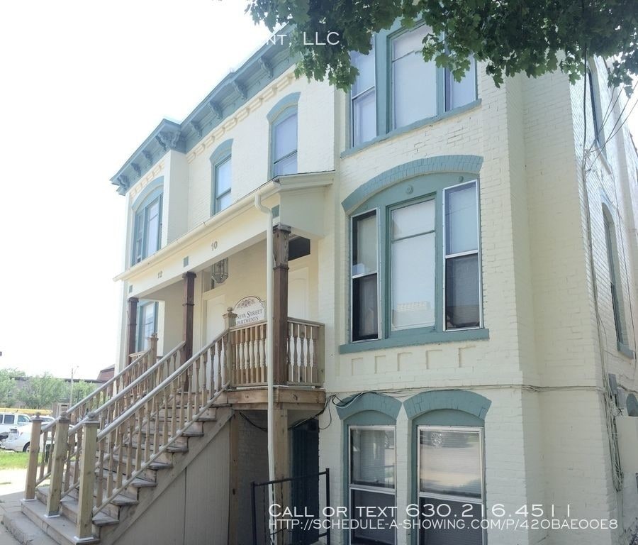 Primary Photo - 10 S Geneva St
